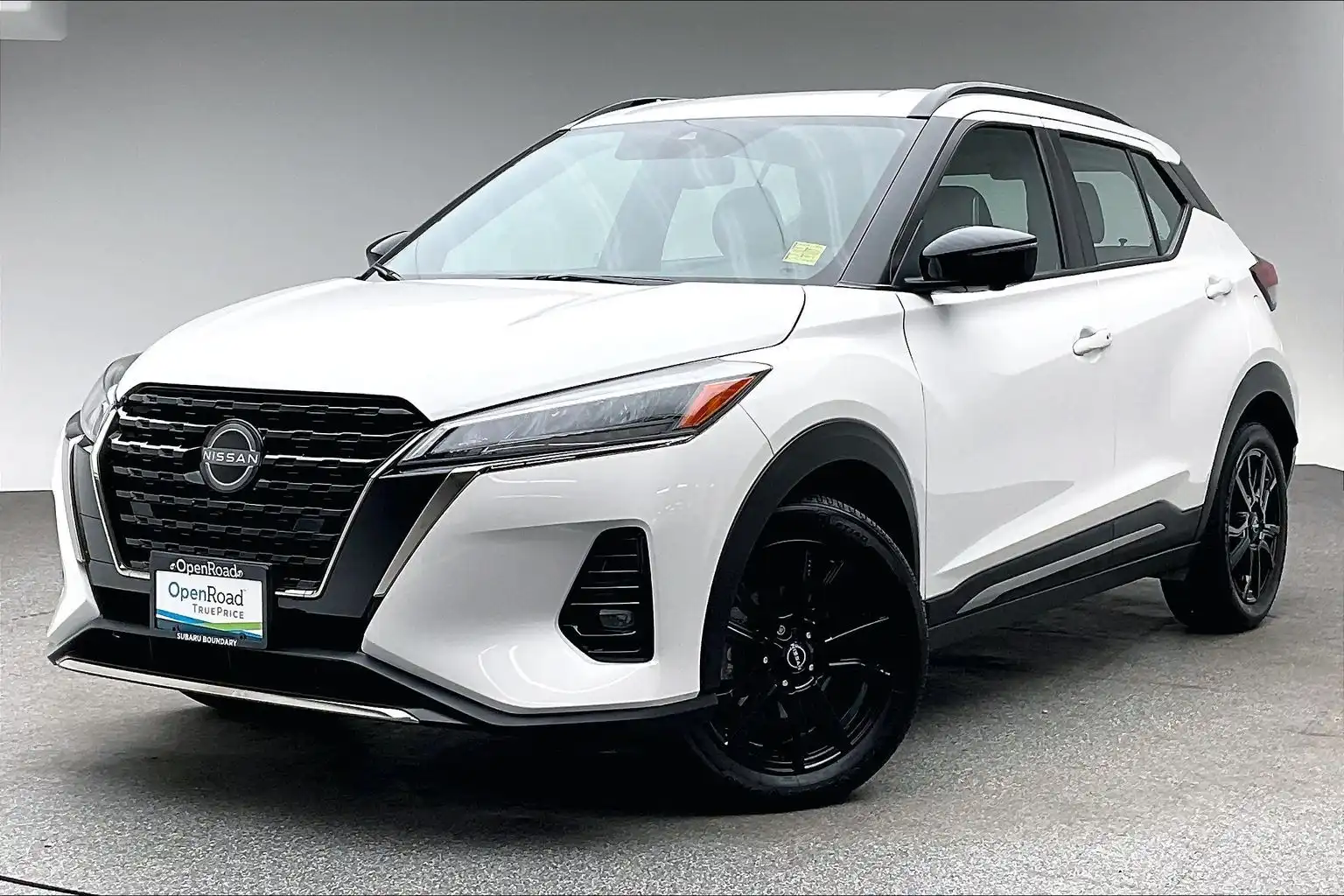 2024 Nissan Kicks SR's photo