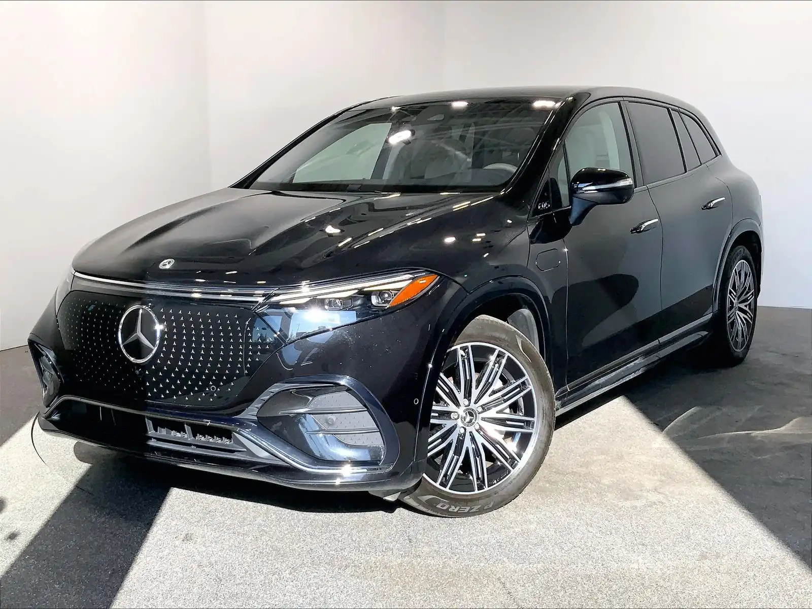 2023 Mercedes-Benz EQS SUV EQS580 4MATIC's photo