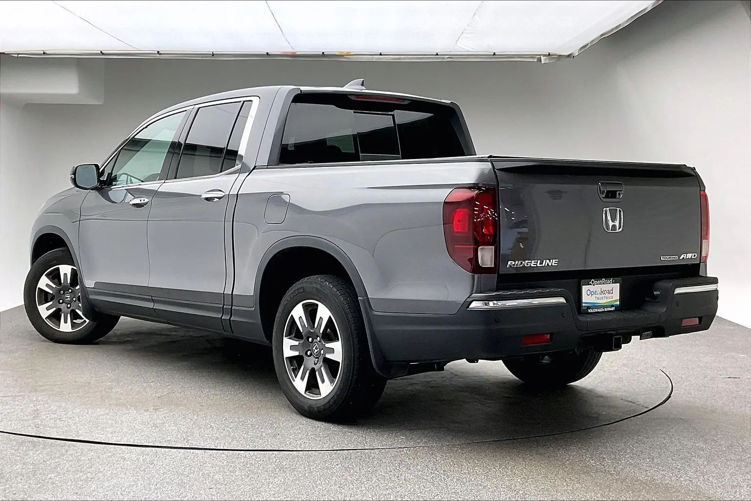 2019 Honda Ridgeline Touring photo 3