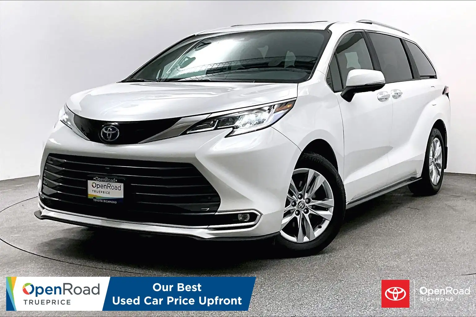 2025 Toyota Sienna LE AWD 8-Passenger's photo
