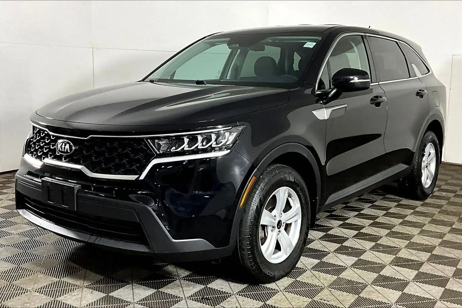 2021 Kia Sorento LX AWD Plus's photo