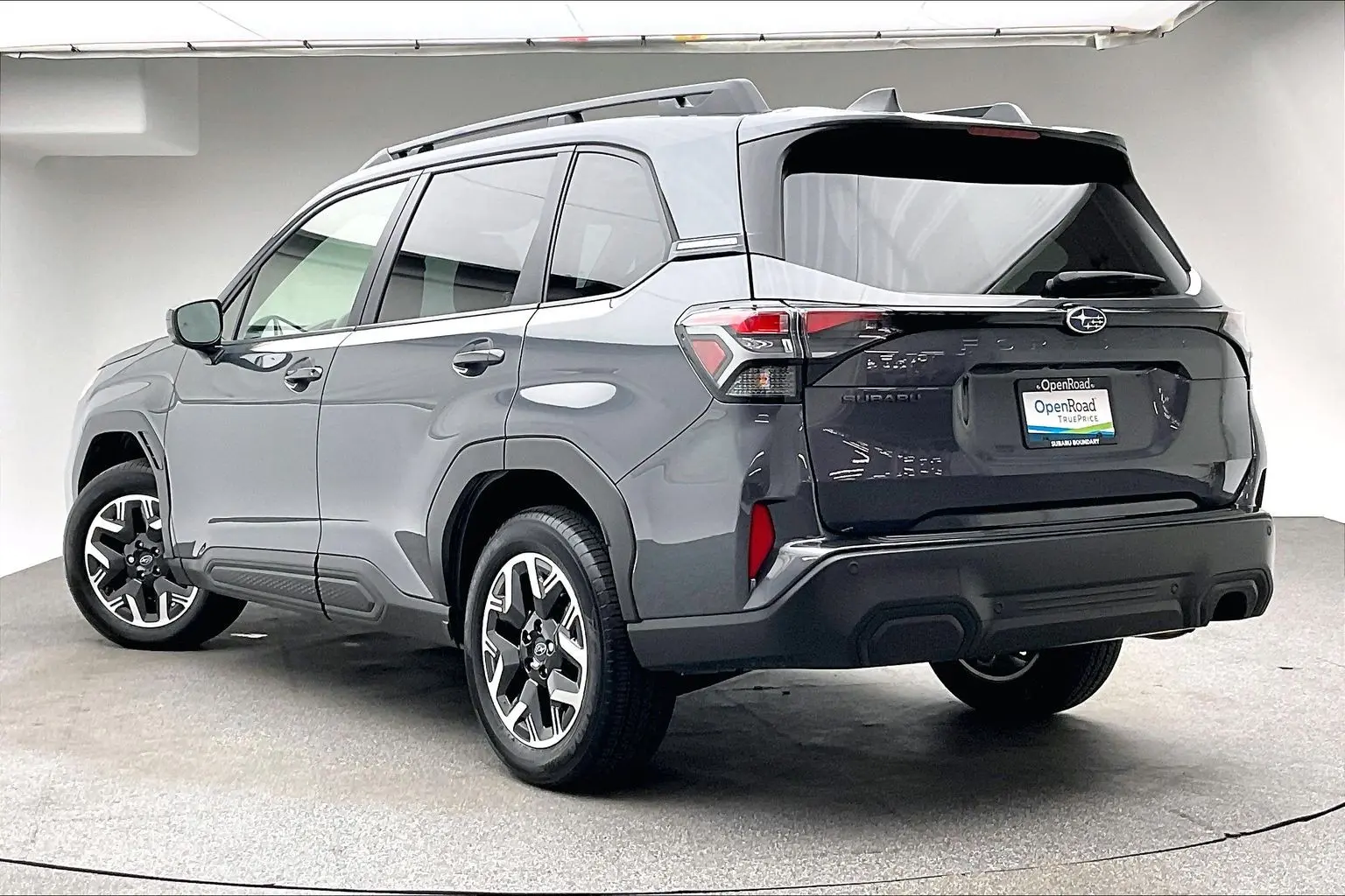 2025 Subaru Forester Touring photo 3