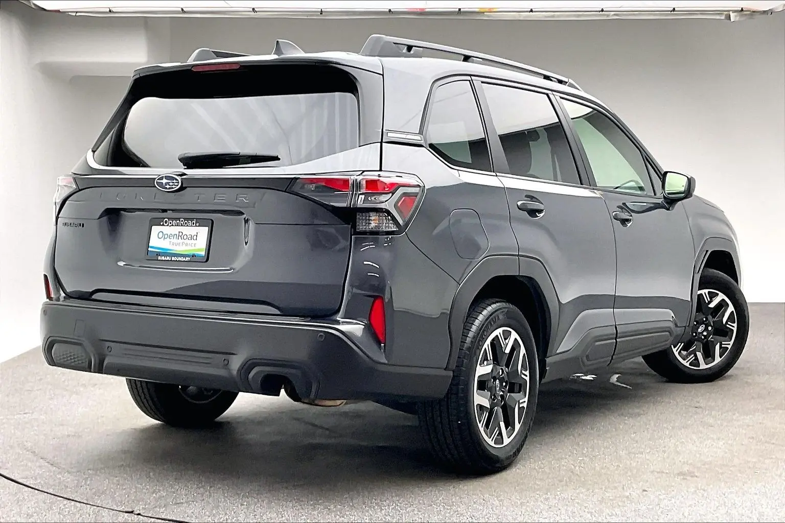 2025 Subaru Forester Touring photo 5