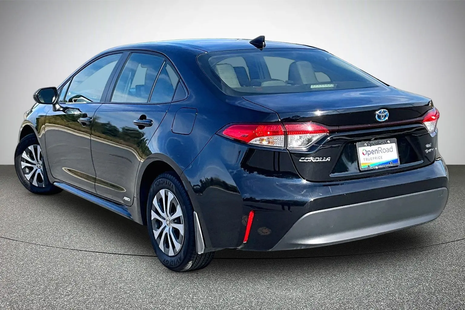 2025 Toyota Corolla LE CVT AWD photo 3