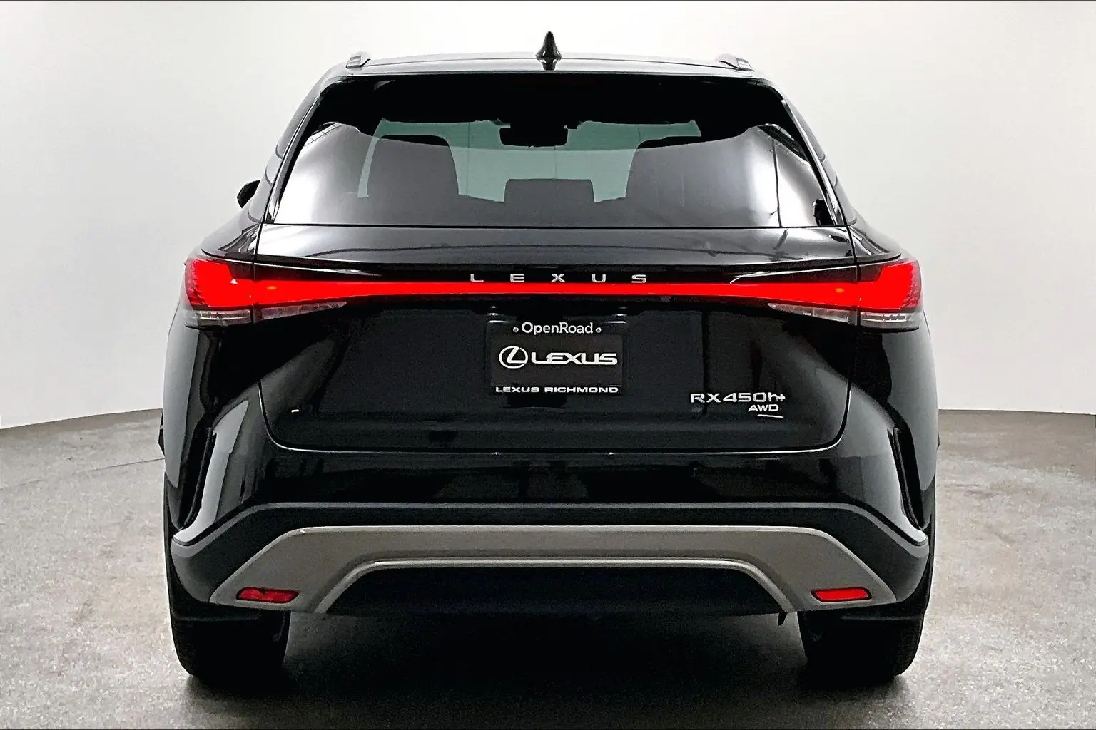 2024 Lexus RX 450h+ Executive photo 4