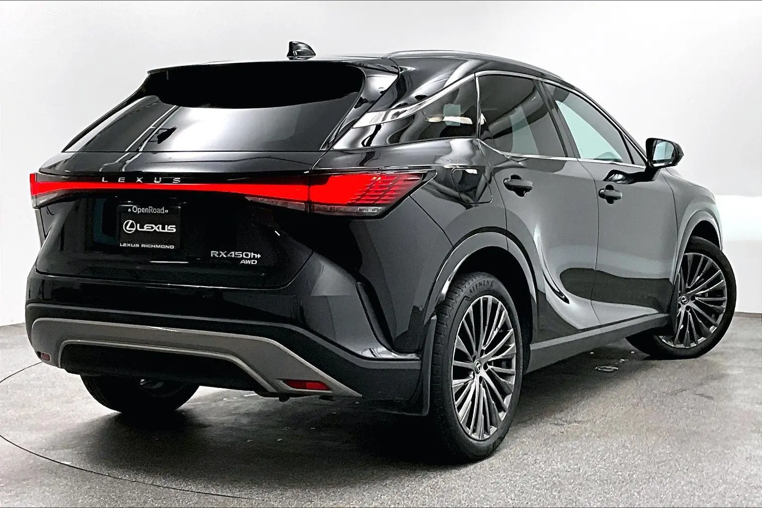 2024 Lexus RX 450h+ Executive photo 5