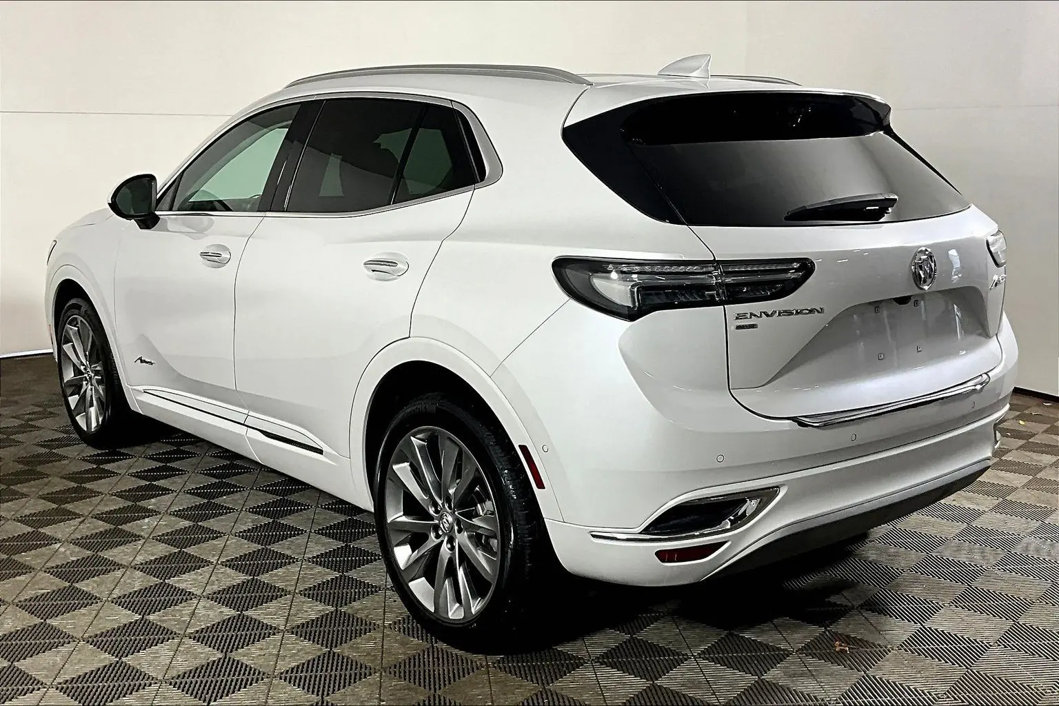 2023 Buick Envision Avenir AWD photo 3