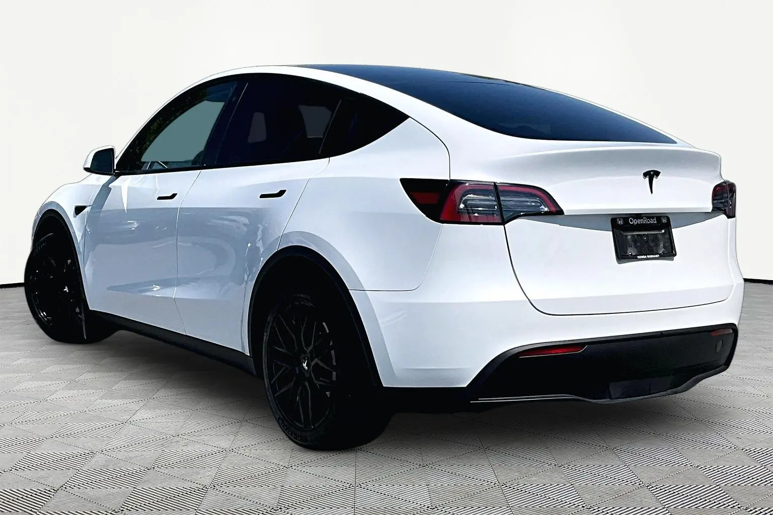 2023 Tesla Model Y Base photo 3