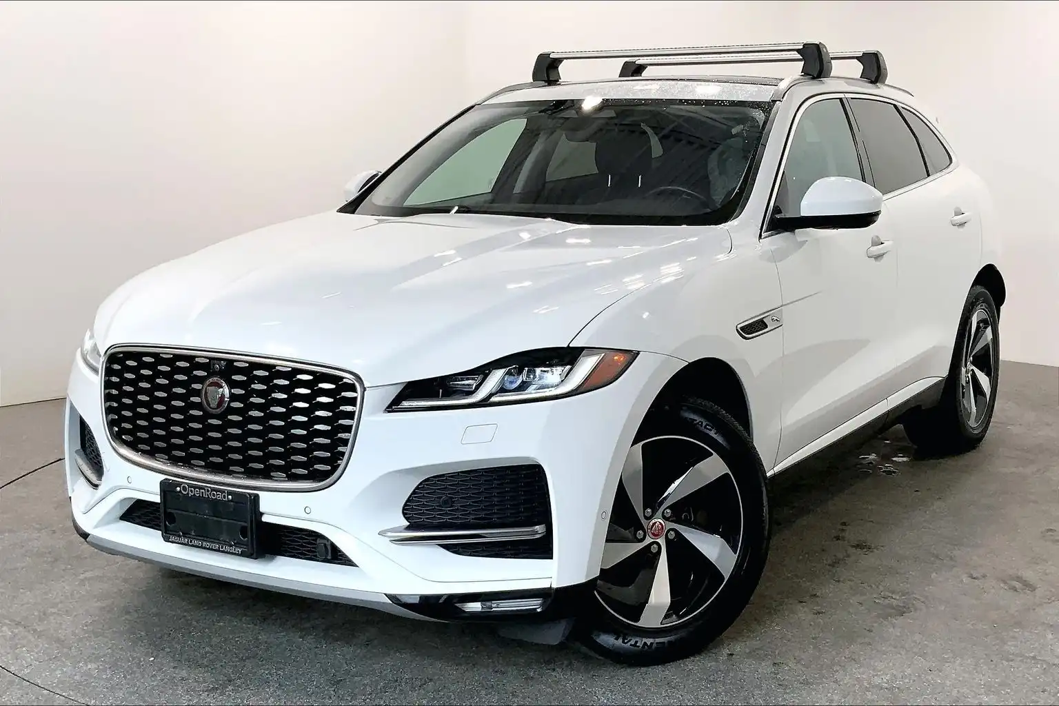 2021 Jaguar F-PACE 2.0 S's photo