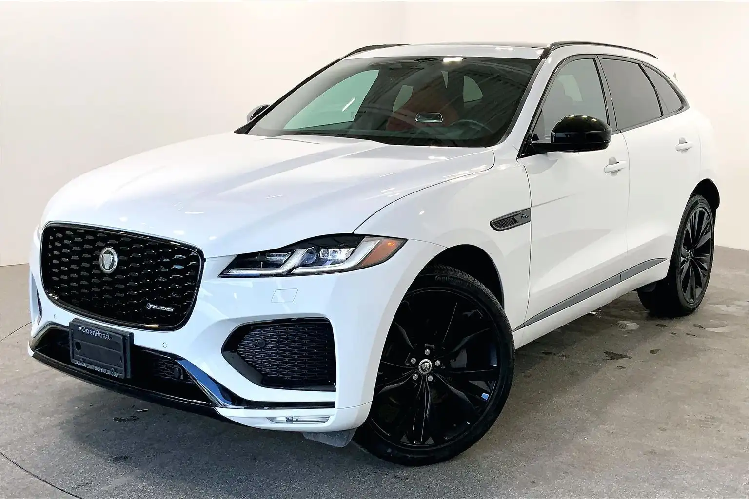 2024 Jaguar F-PACE P250 R-Dynamic S's photo
