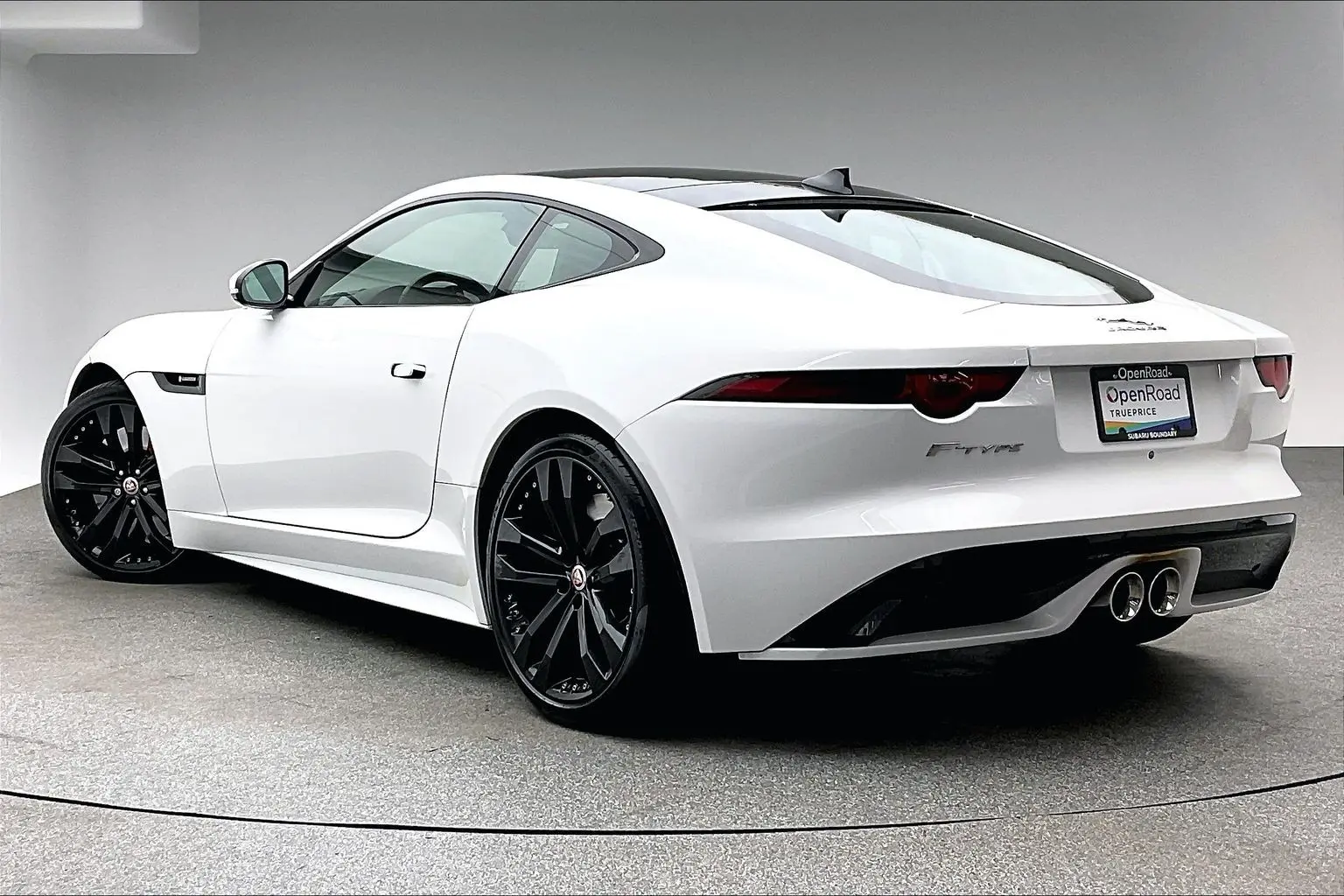 2019 Jaguar F-TYPE R-Dynamic AWD Coupe Auto photo 3