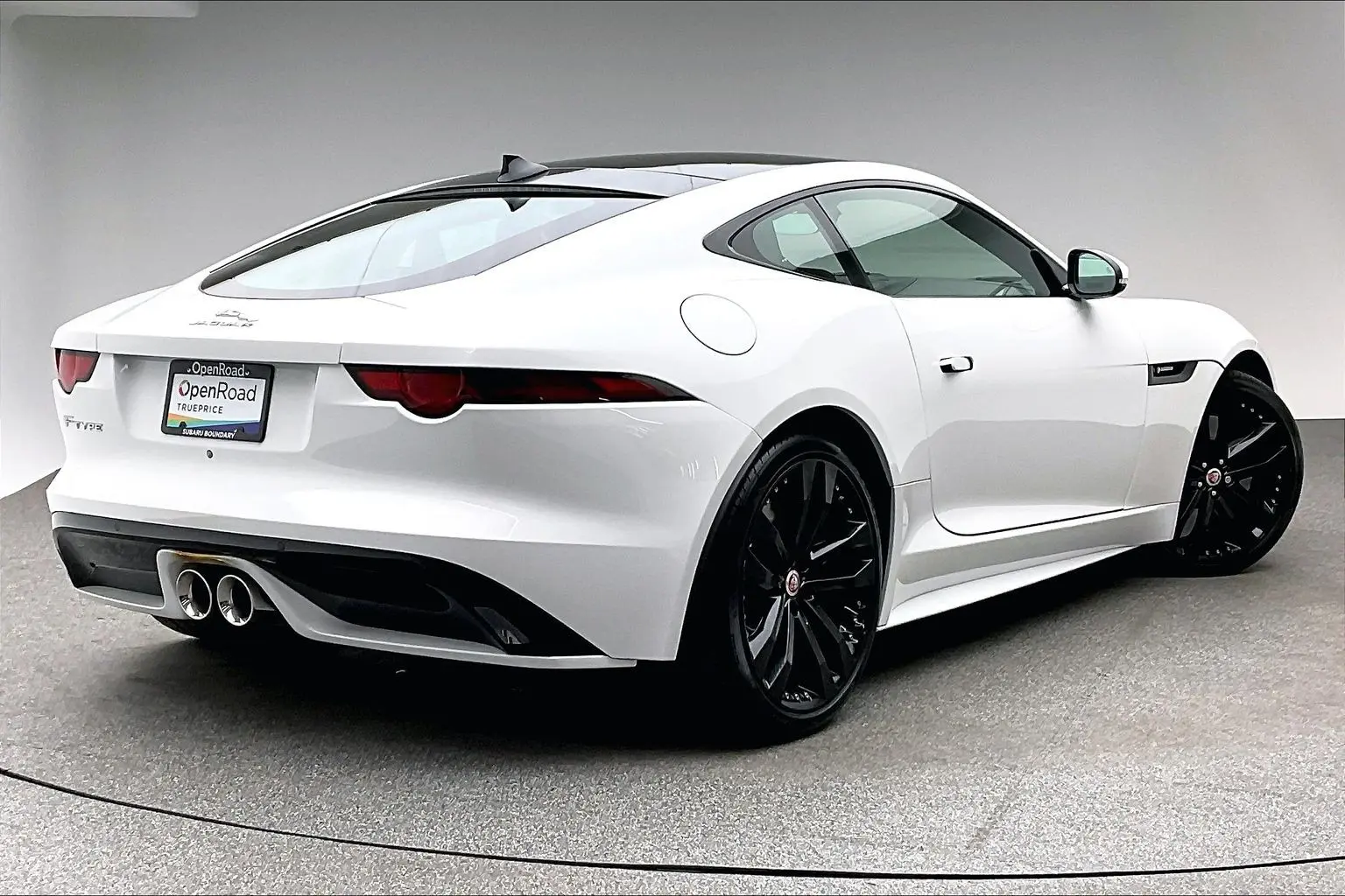 2019 Jaguar F-TYPE R-Dynamic AWD Coupe Auto photo 5