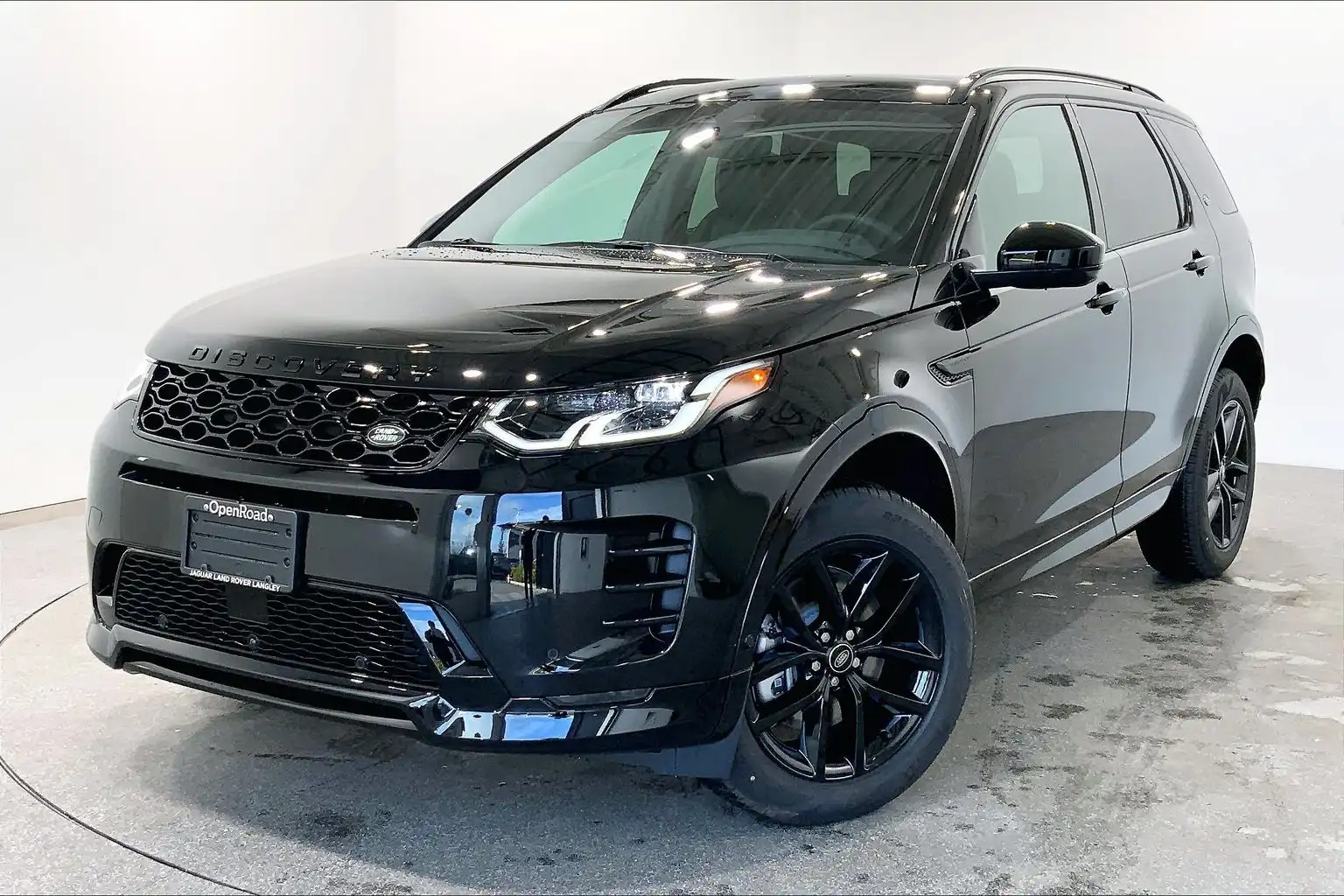 2026 Land Rover Discovery Sport 2.0 Landmark Edition's photo