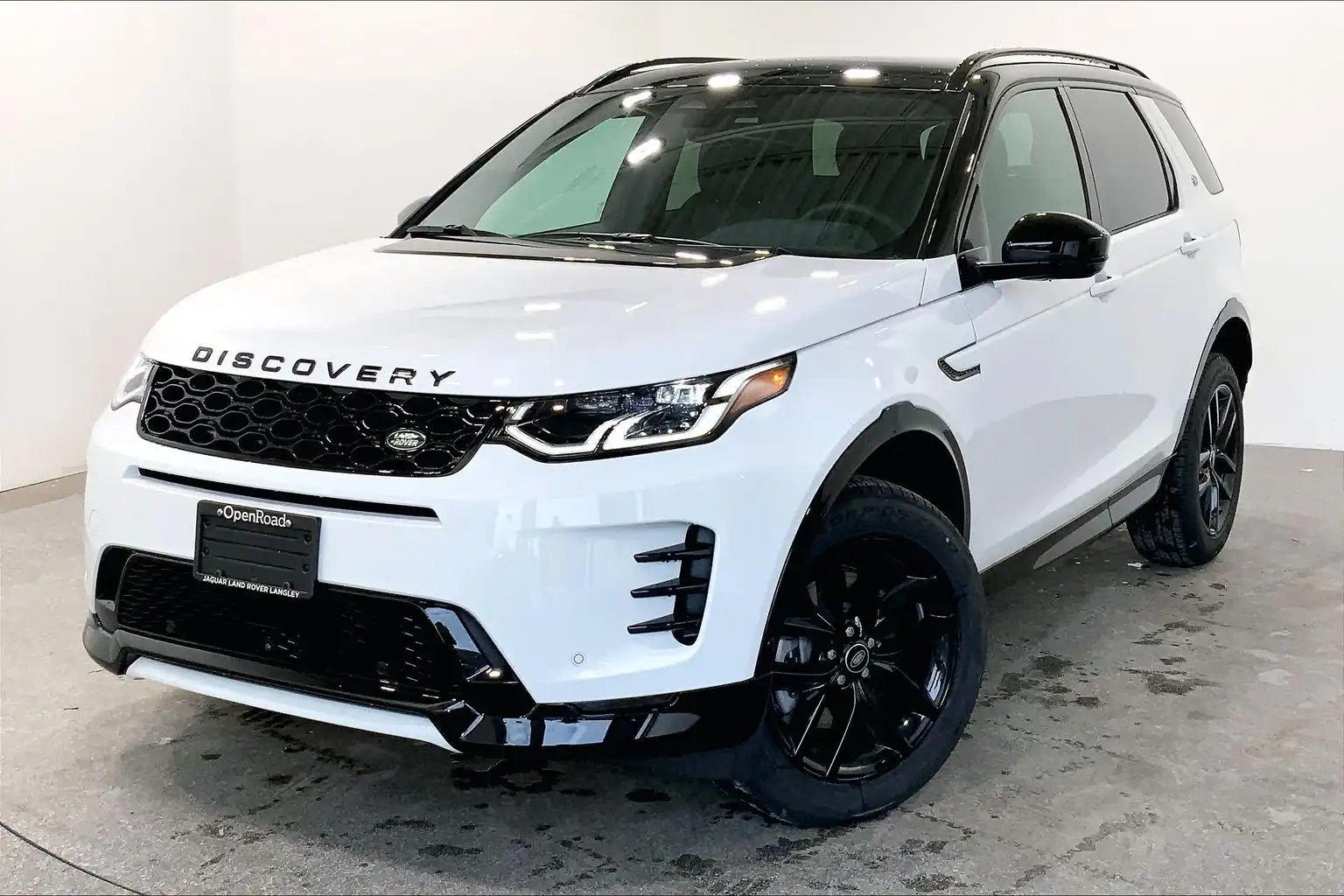 2026 Land Rover Discovery Sport 2.0 Landmark Edition's photo