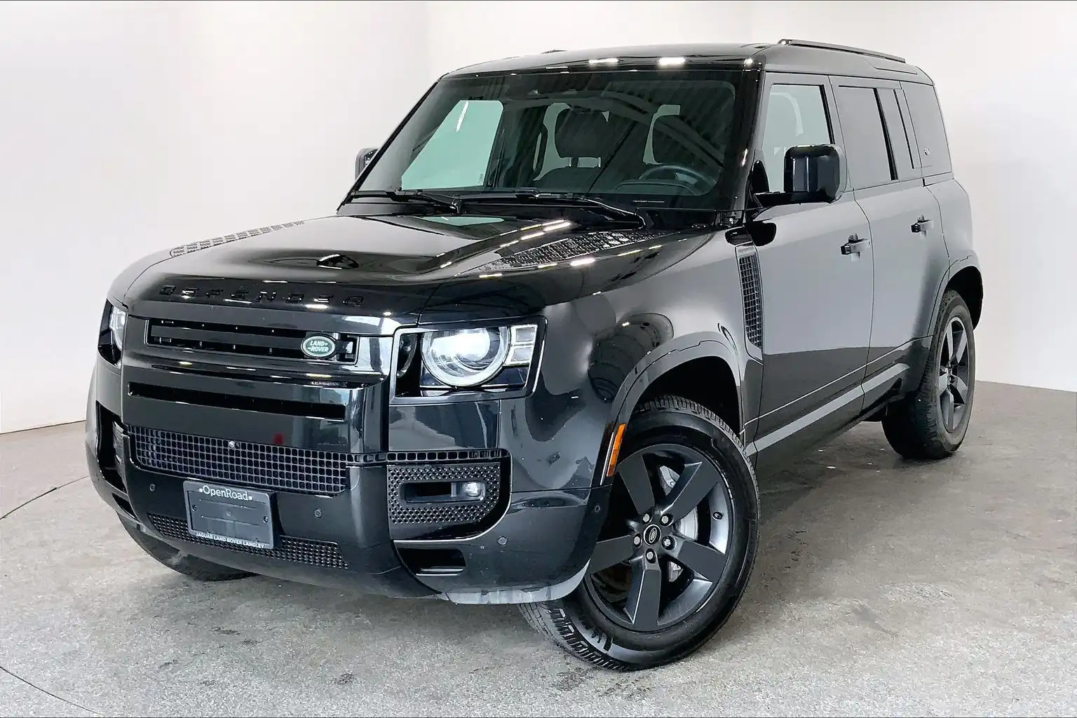 2024 Land Rover Defender 110 P400 X-Dynamic SE's photo