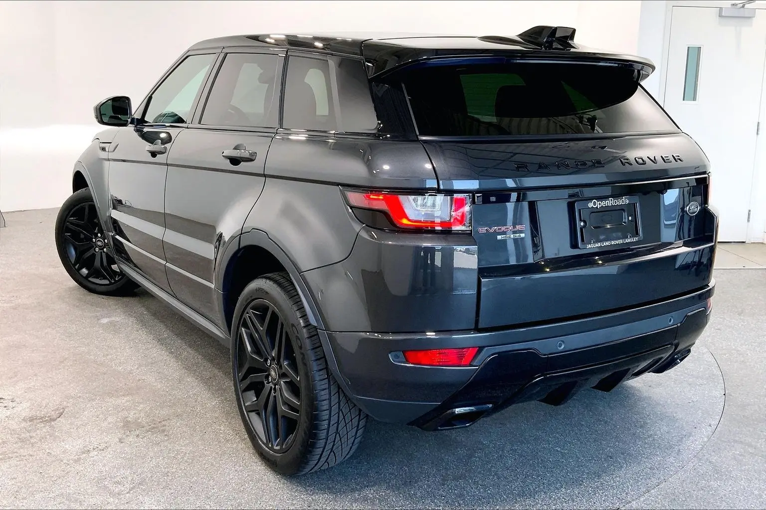 2017 Land Rover Range Rover Evoque HSE Dynamic photo 3