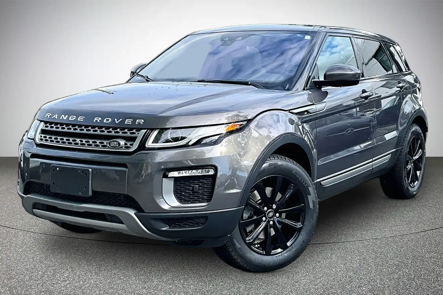 2017 Land Rover Range Rover Evoque SE's photo