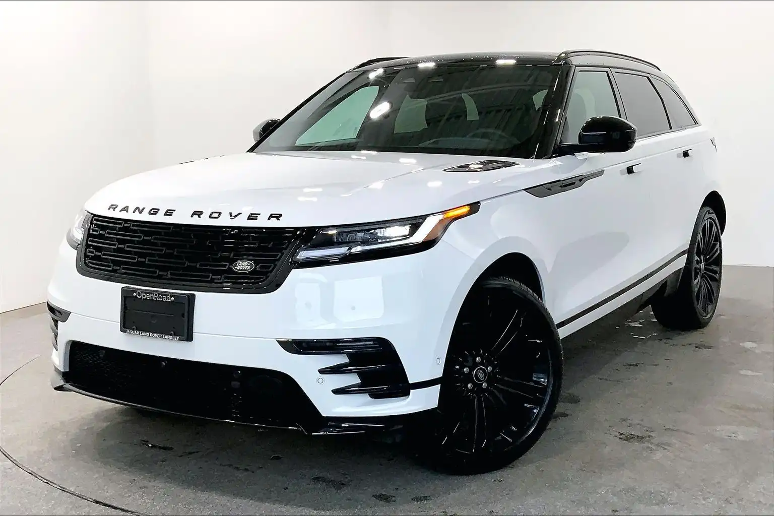 2026 Land Rover Range Rover Velar P340 Dynamic SE's photo
