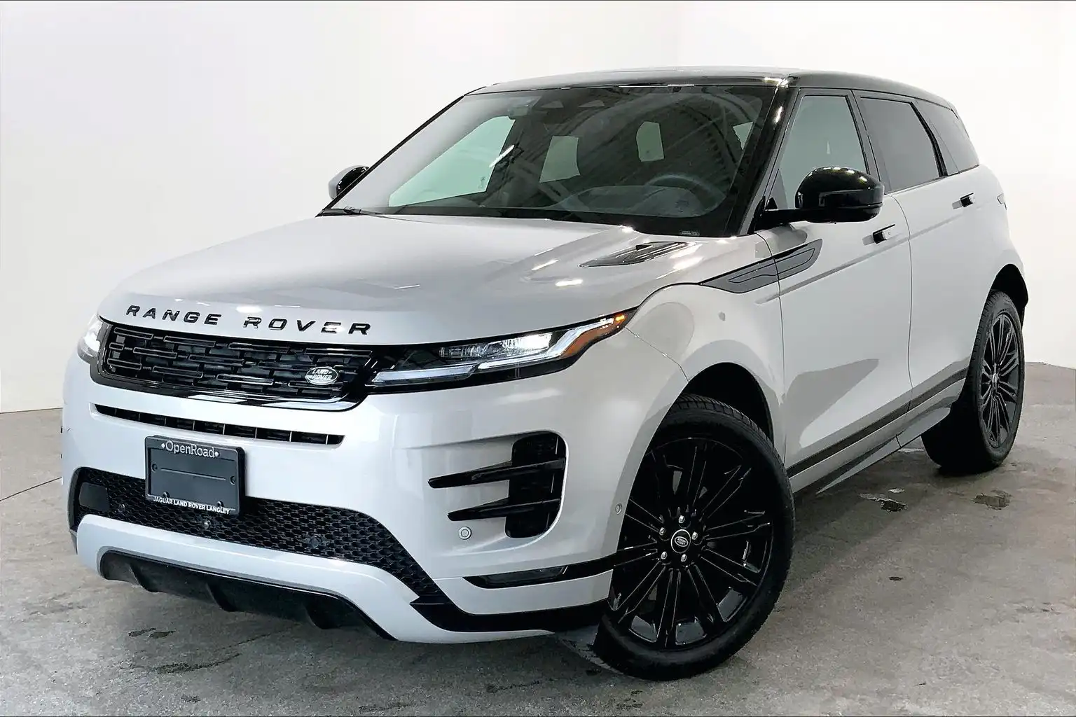2026 Land Rover Range Rover Evoque P250 Dynamic SE's photo