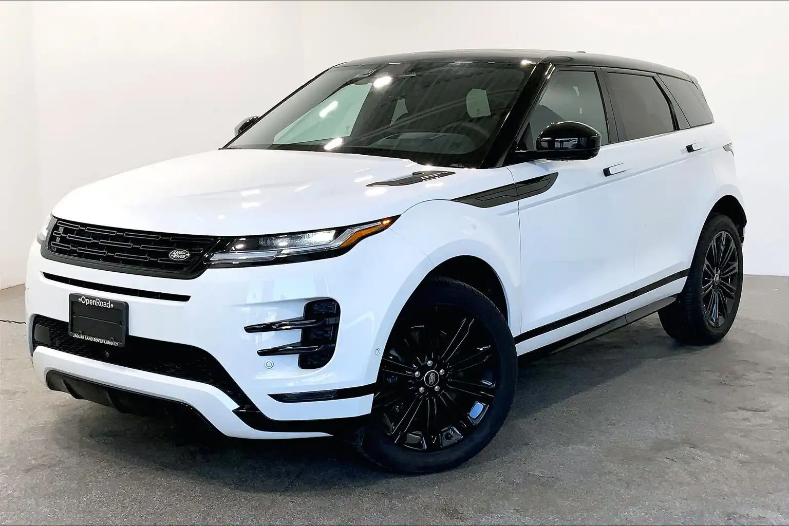 2026 Land Rover Range Rover Evoque P250 Dynamic SE's photo