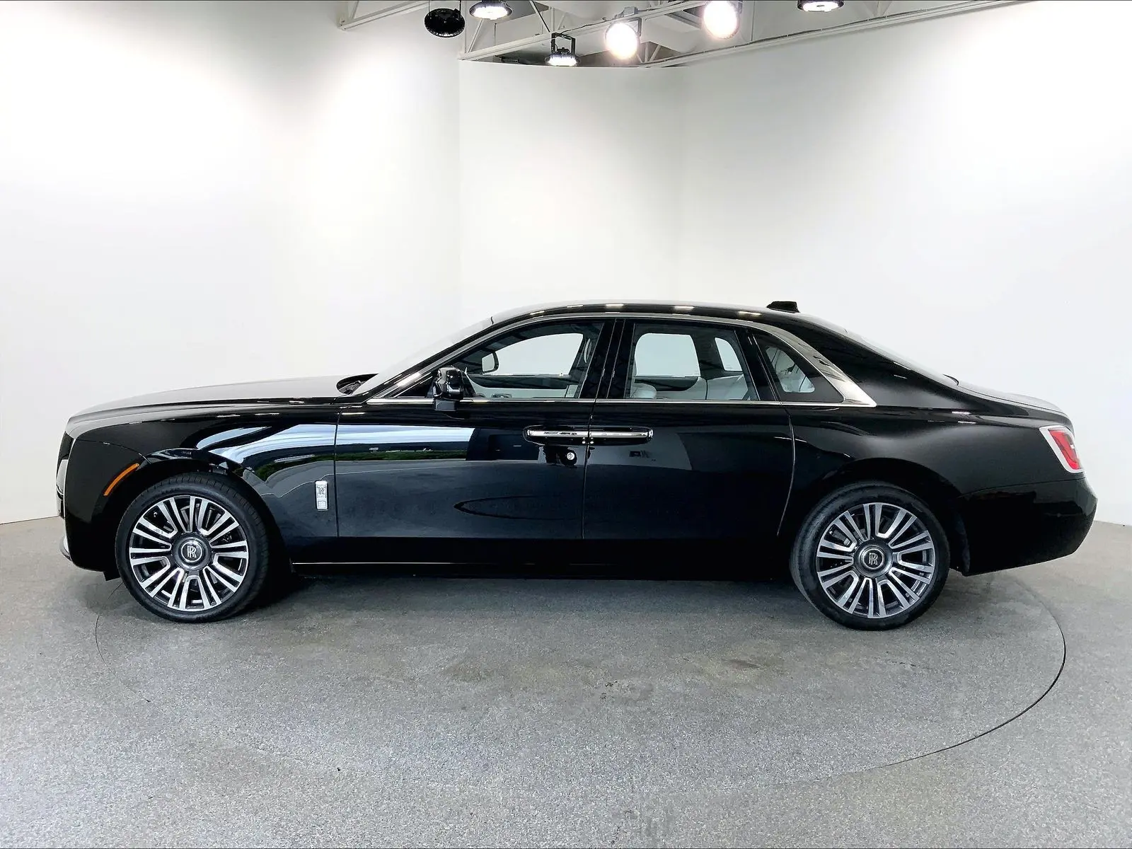 2023 Rolls-Royce Ghost Base photo 3