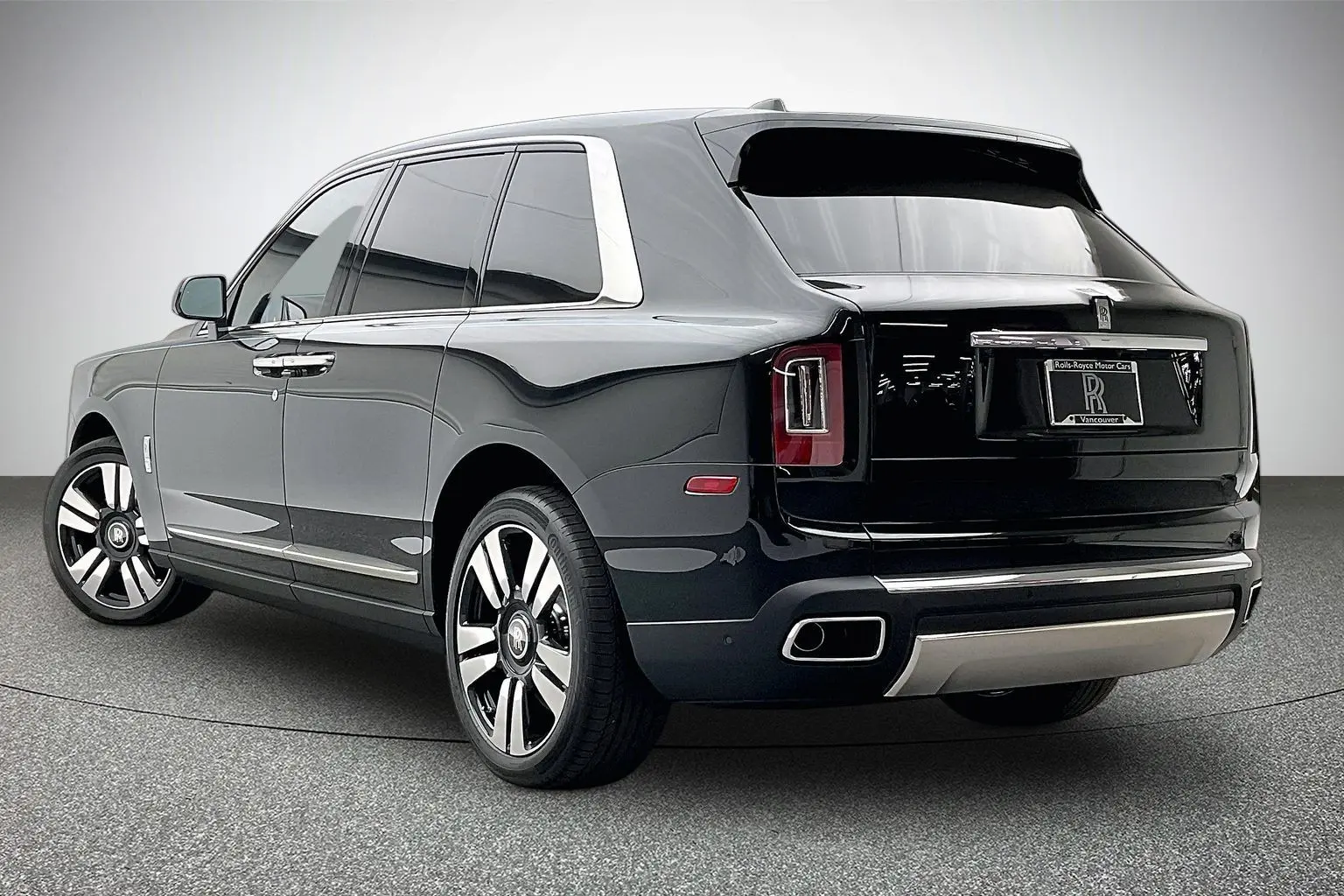 2023 Rolls-Royce Cullinan Base photo 3