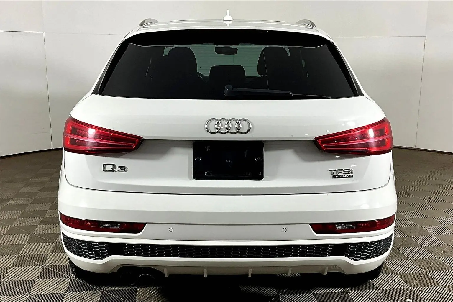 2016 Audi Q3 2.0 TFSI Technik quattro Tiptronic photo 4