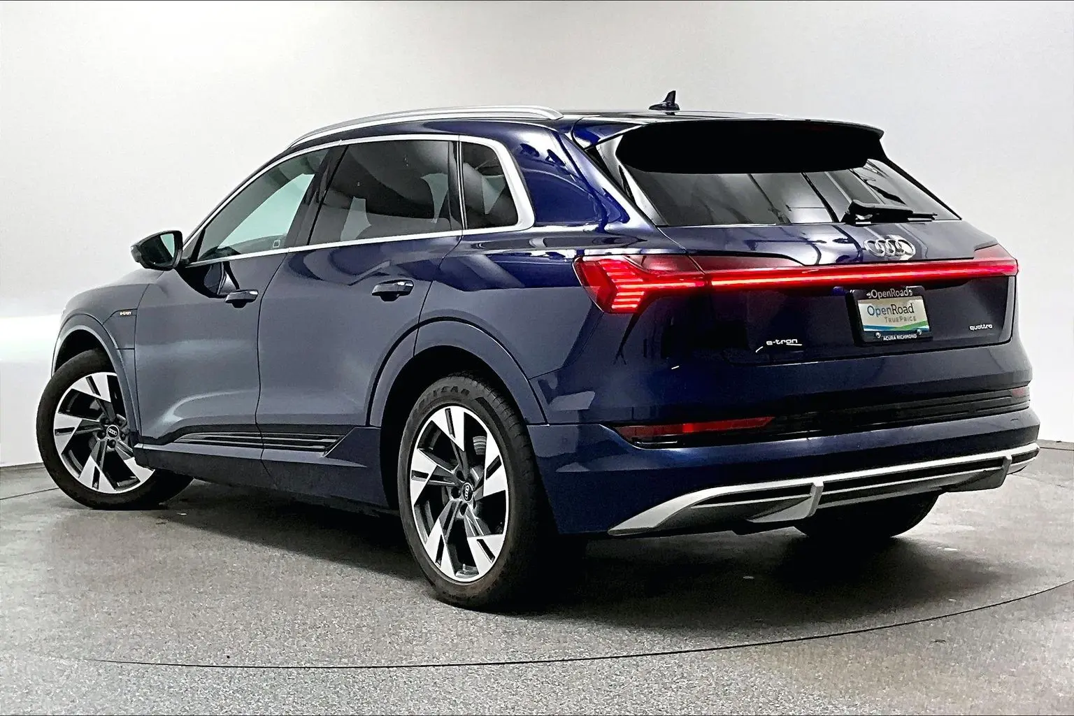 2022 Audi e-tron 55 Technik quattro photo 3