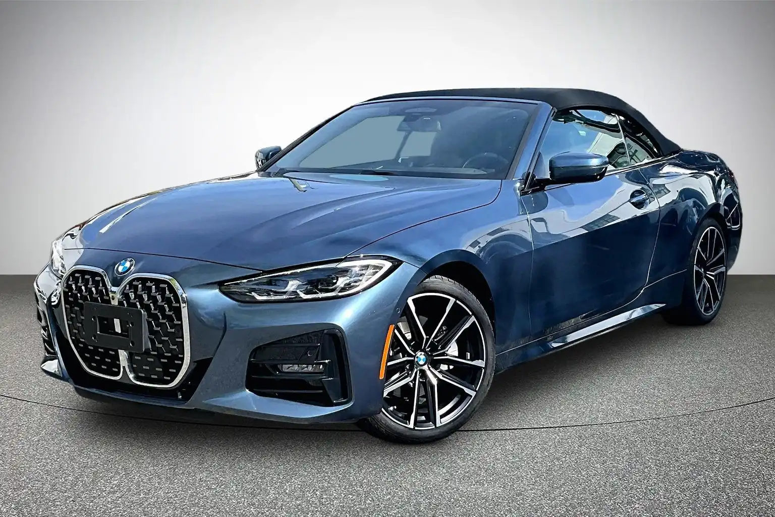 2024 BMW 4 Series 430i Convertible's photo