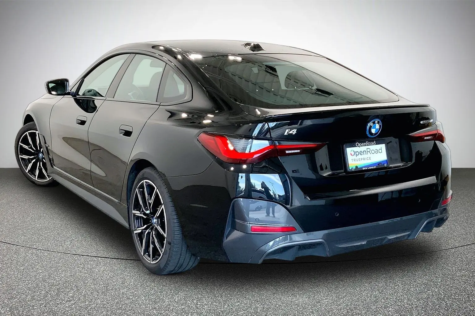 2024 BMW i4 eDrive40 photo 3