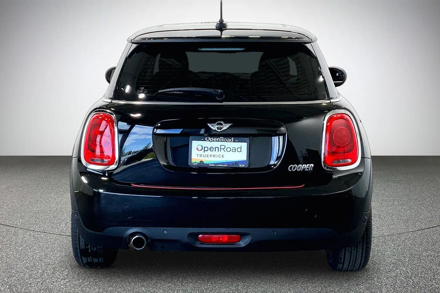 2017 MINI Cooper Base photo 4