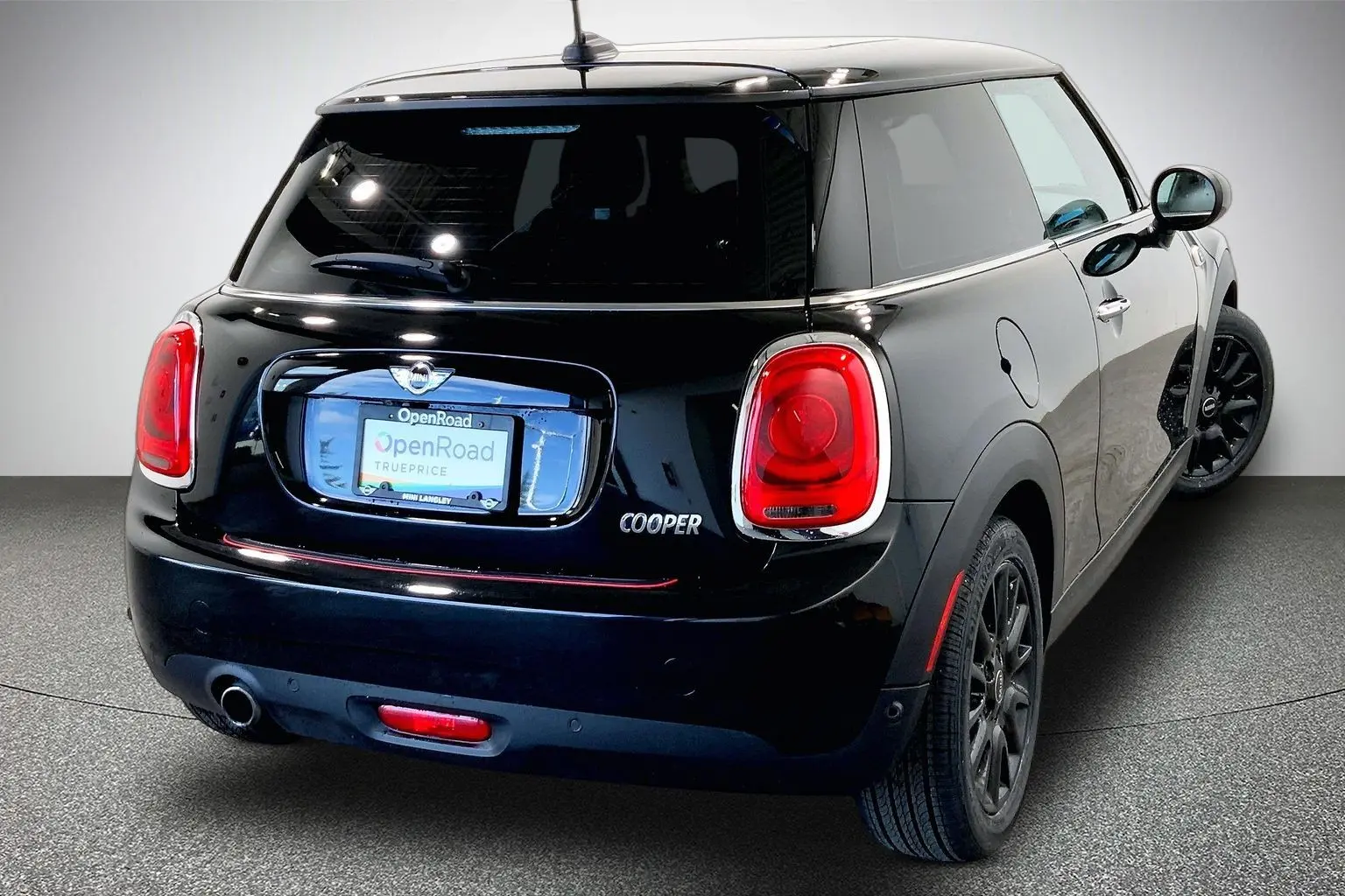 2017 MINI Cooper Base photo 5