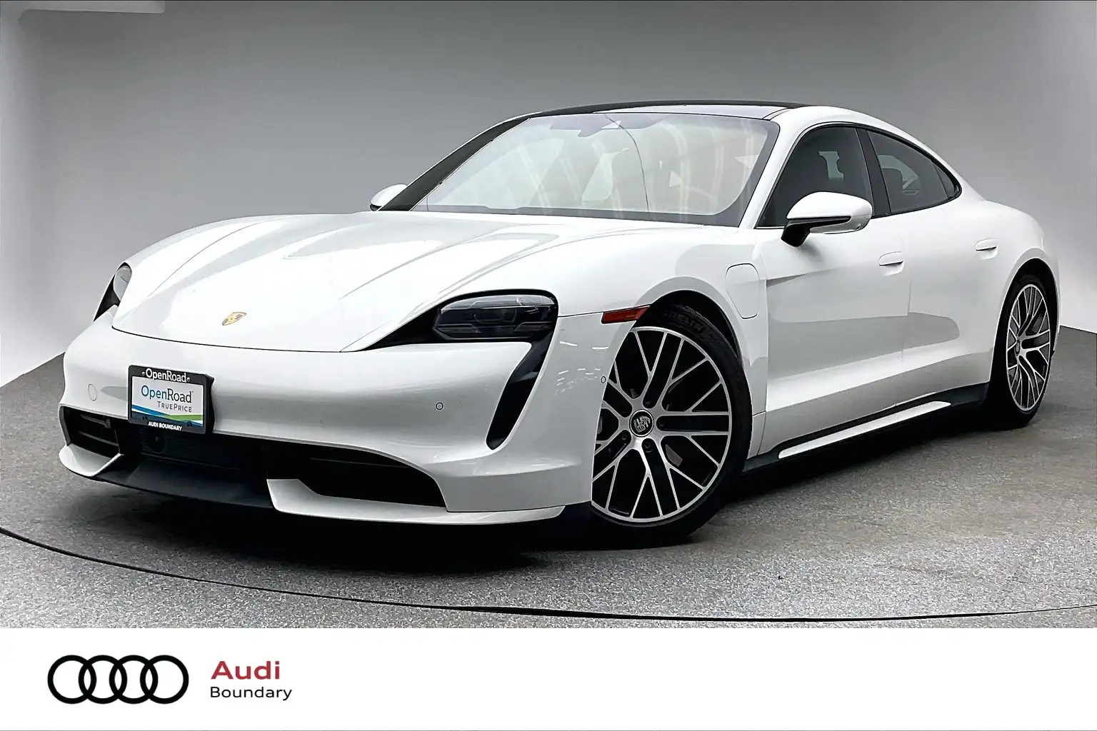 2020 Porsche Taycan Turbo's photo