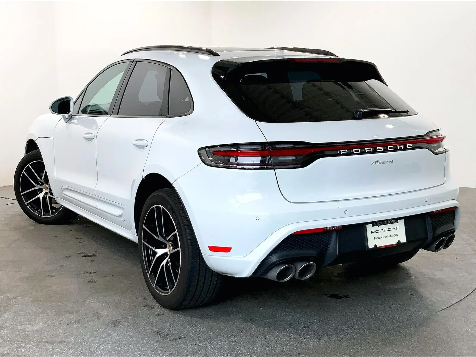 2023 Porsche Macan undefined photo 4