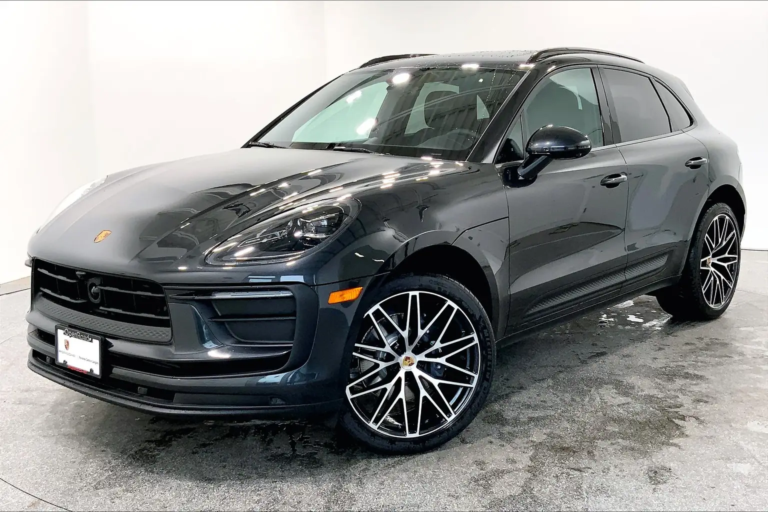 2025 Porsche Macan undefined photo 1