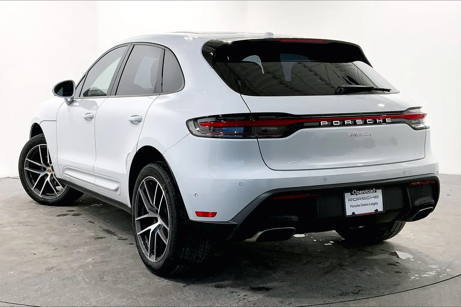 2025 Porsche Macan undefined photo 4