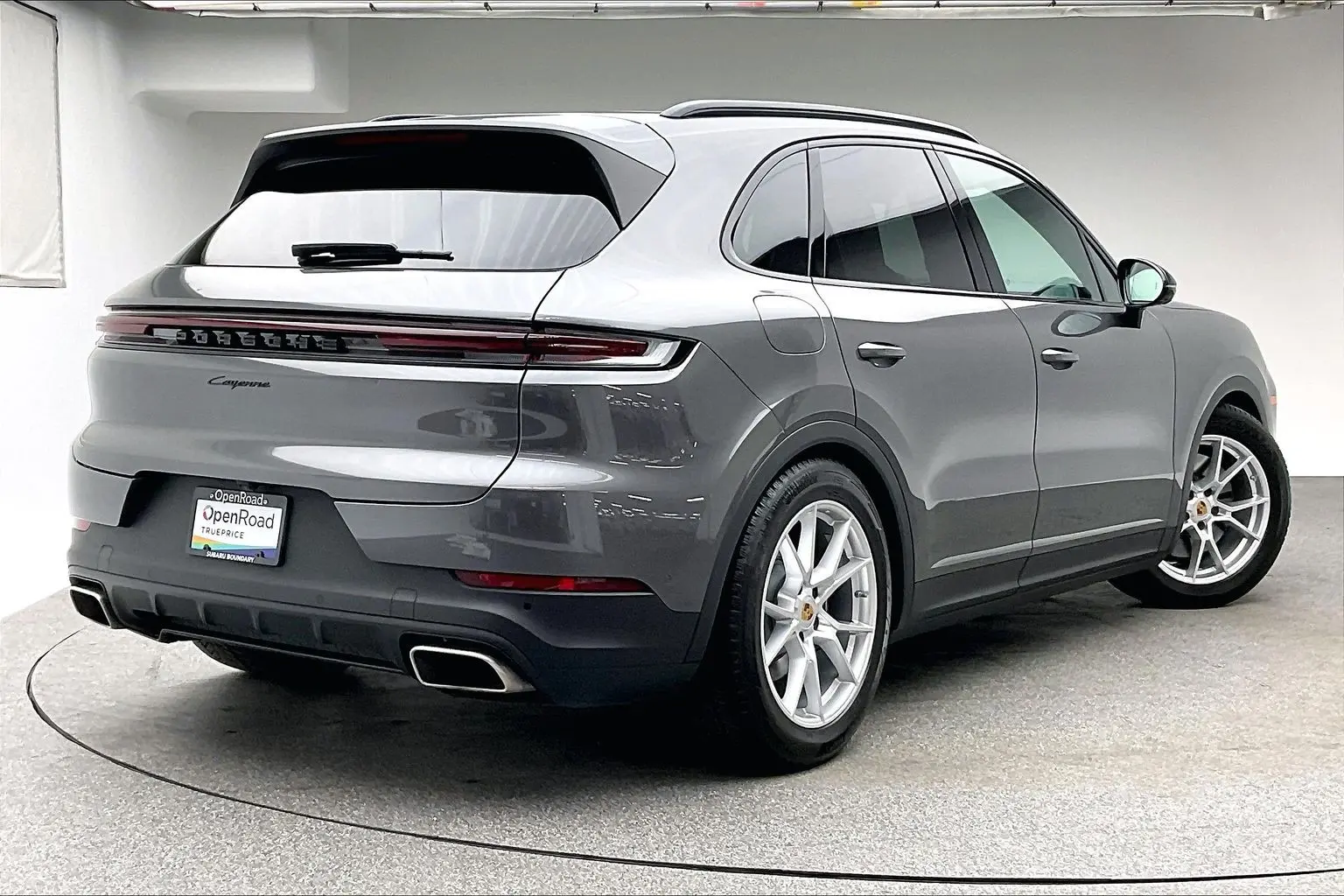 2024 Porsche Cayenne Base photo 5