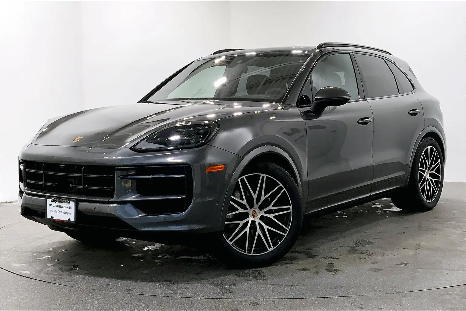 2025 Porsche Cayenne Base photo 1