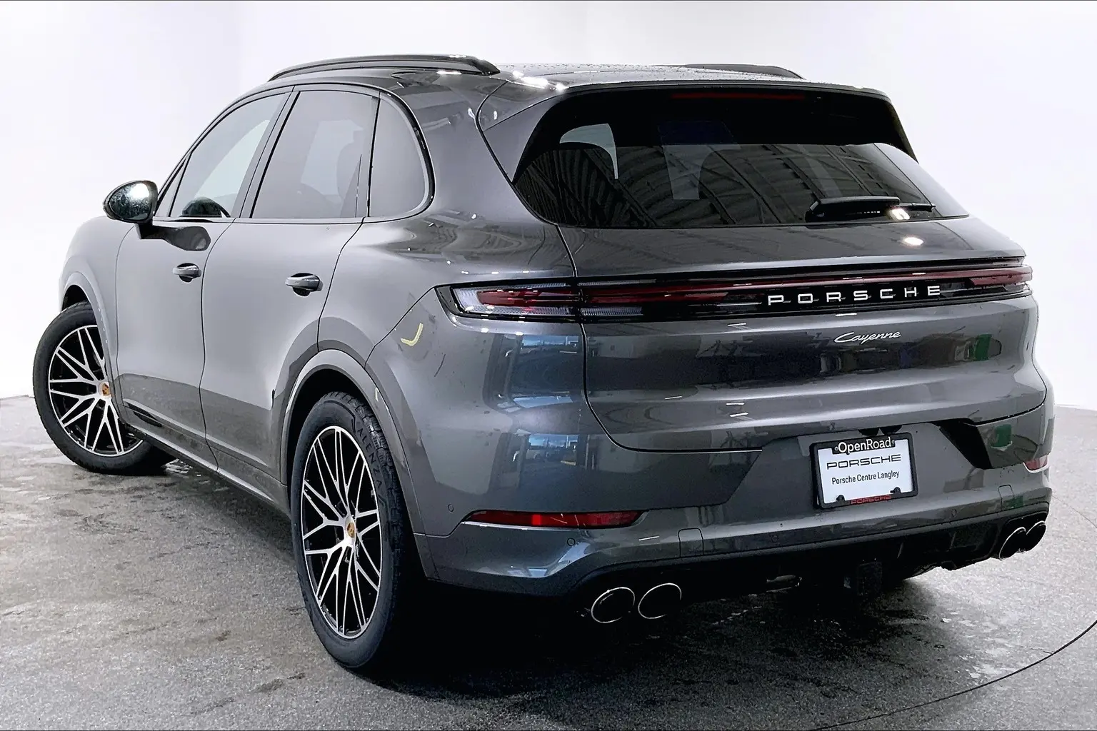 2025 Porsche Cayenne Base photo 4