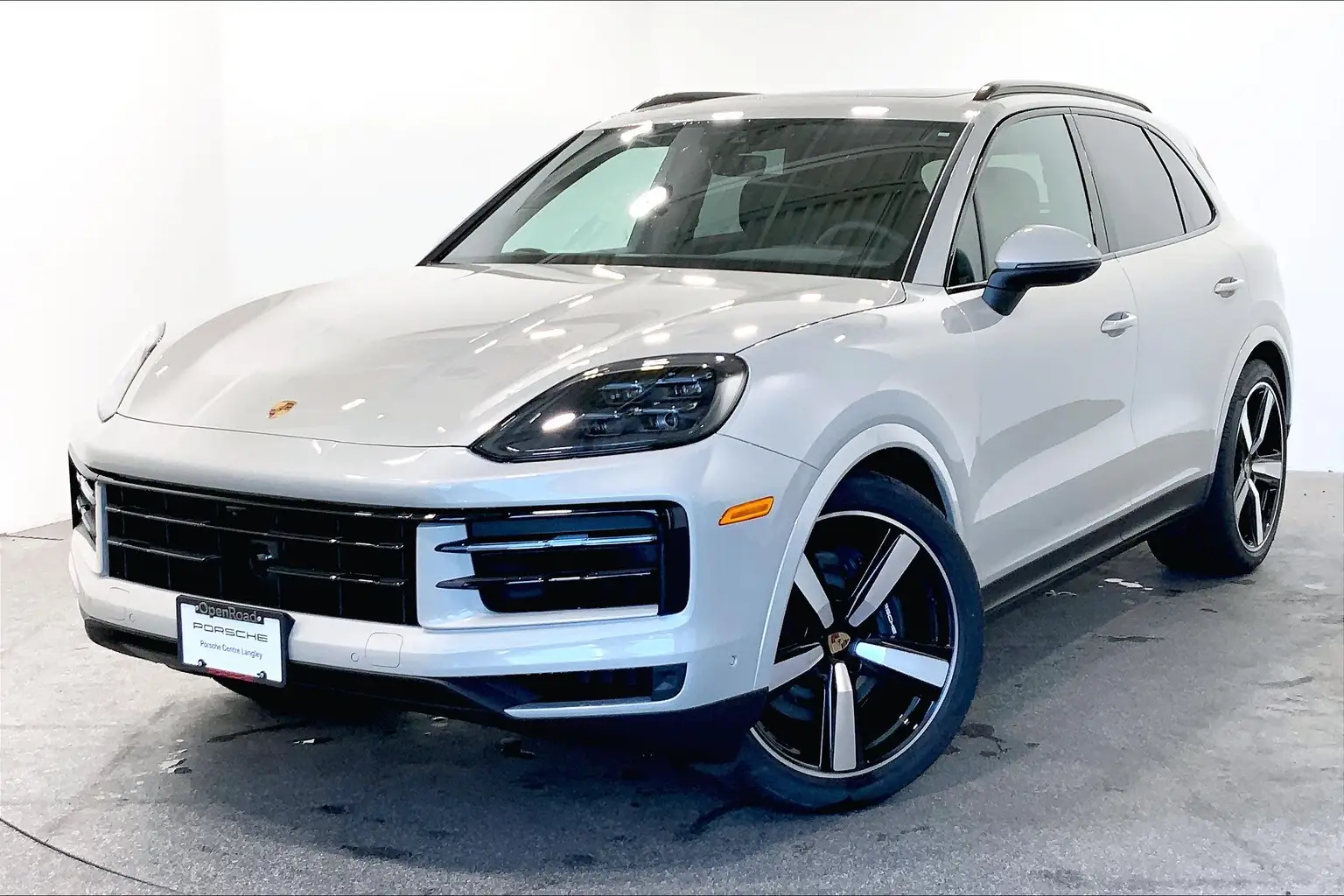 2025 Porsche Cayenne Base photo 1