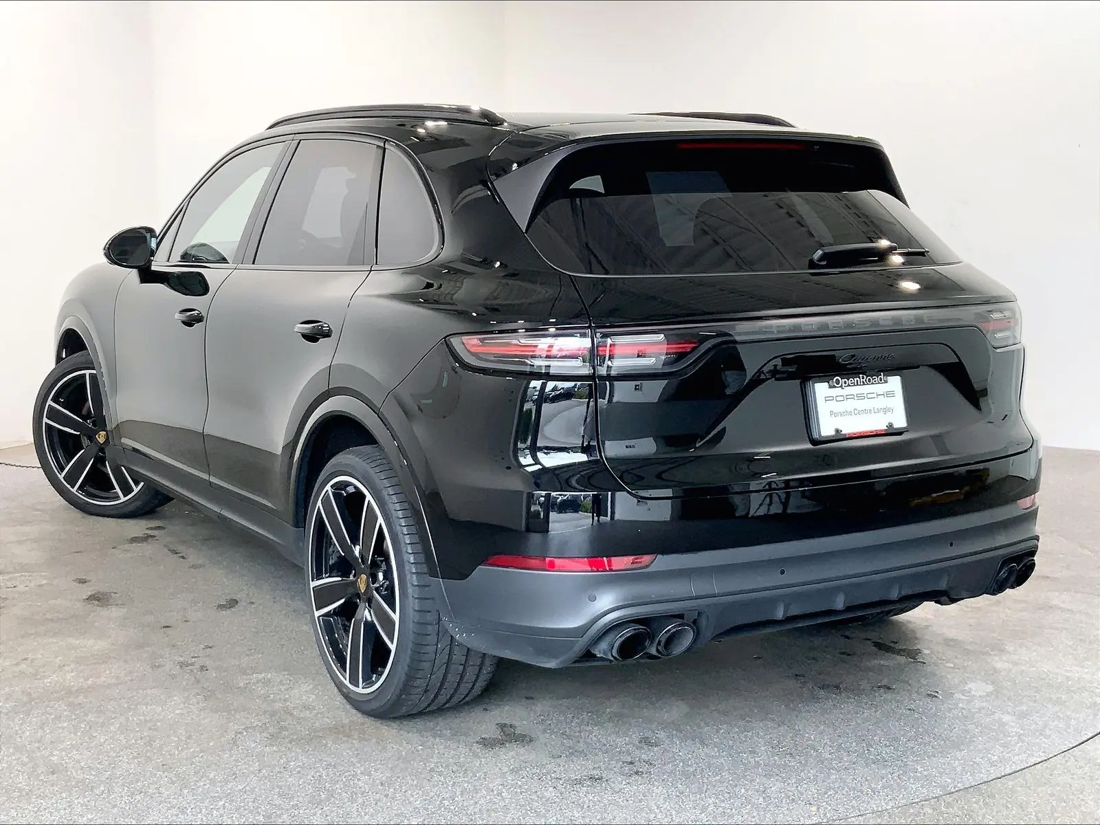2023 Porsche Cayenne Base photo 4