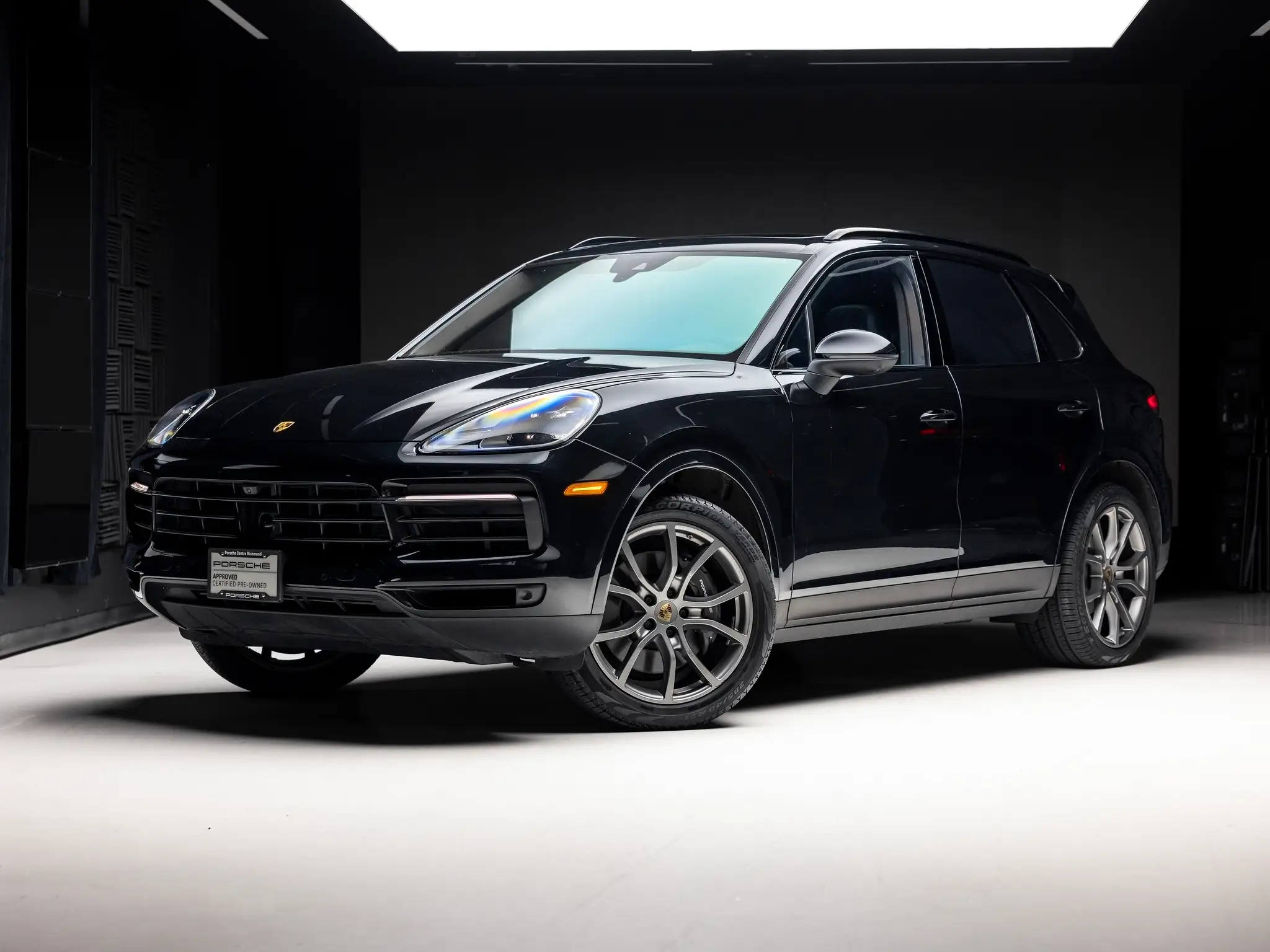 2023 Porsche Cayenne Base photo 1