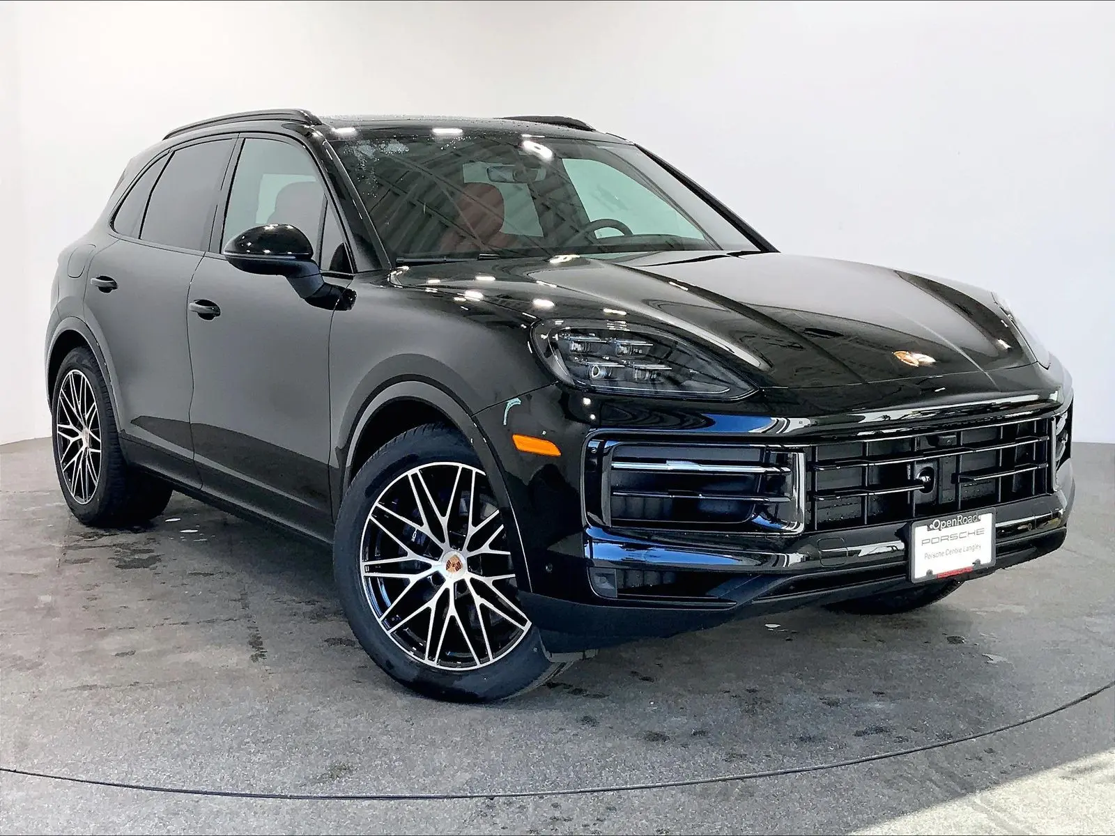 2026 Porsche Cayenne Base photo 3