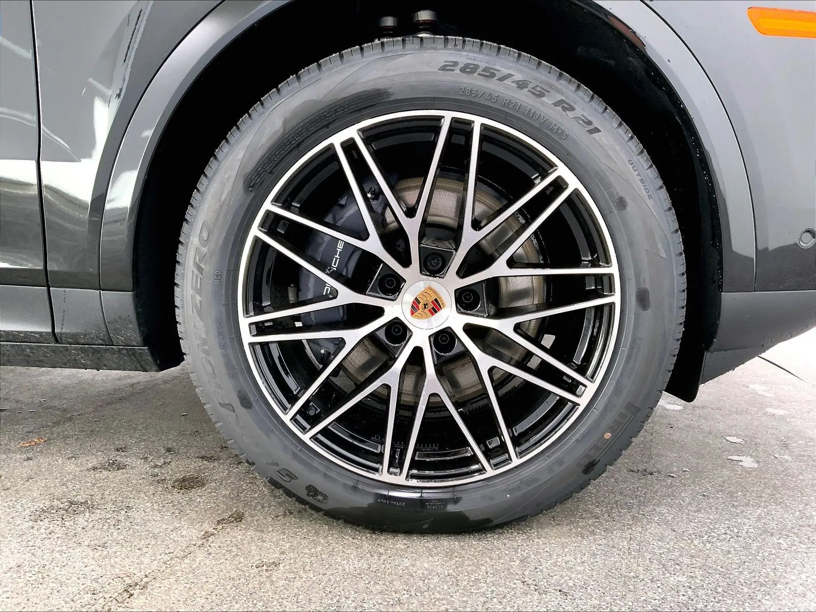 2026 Porsche Cayenne Base photo 4