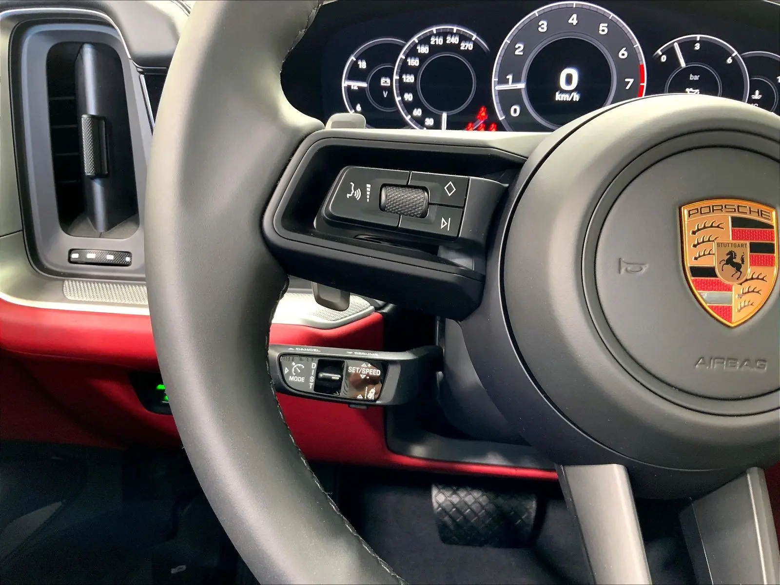 2026 Porsche Cayenne Base photo 5
