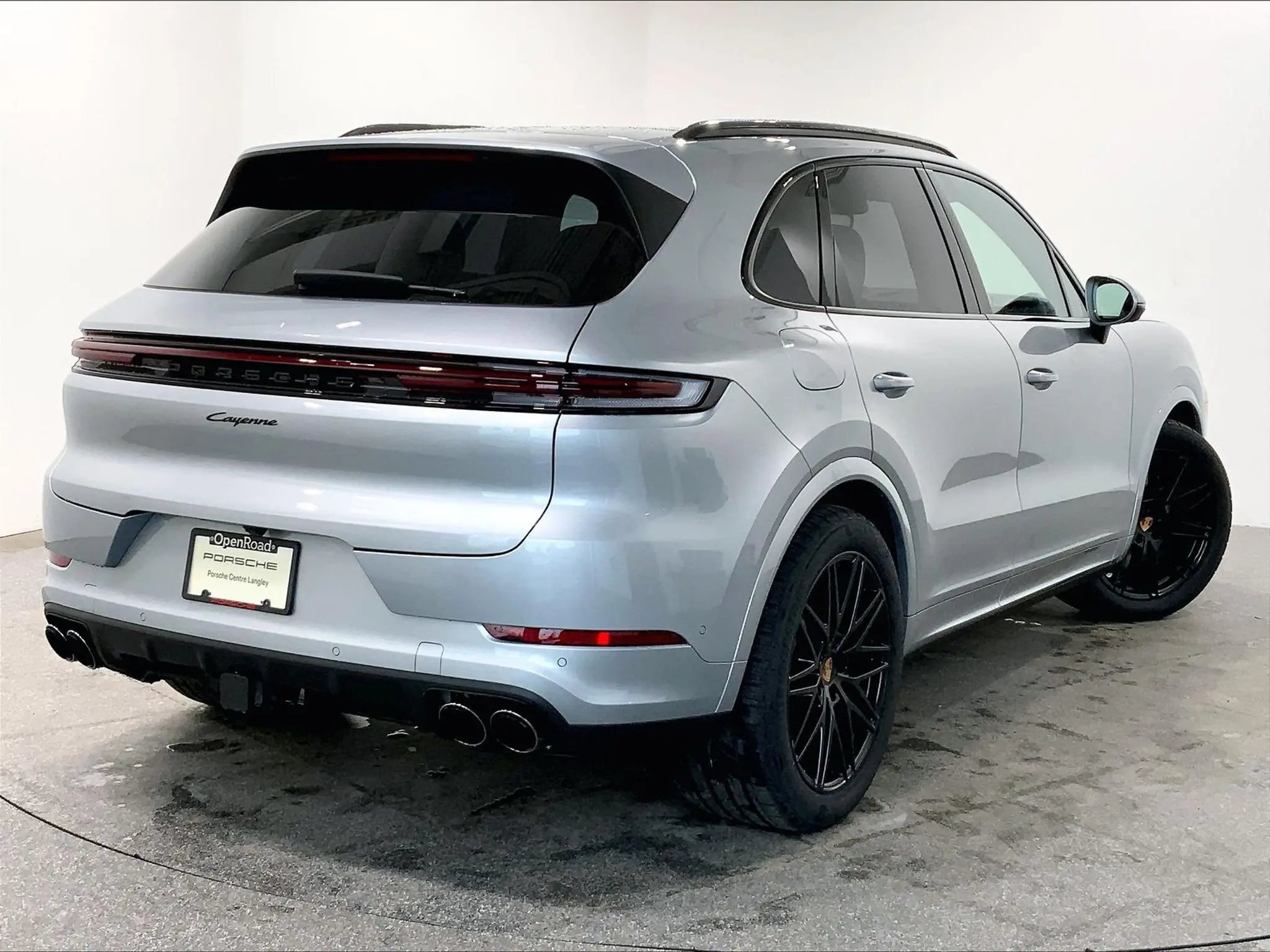 2026 Porsche Cayenne Base photo 3
