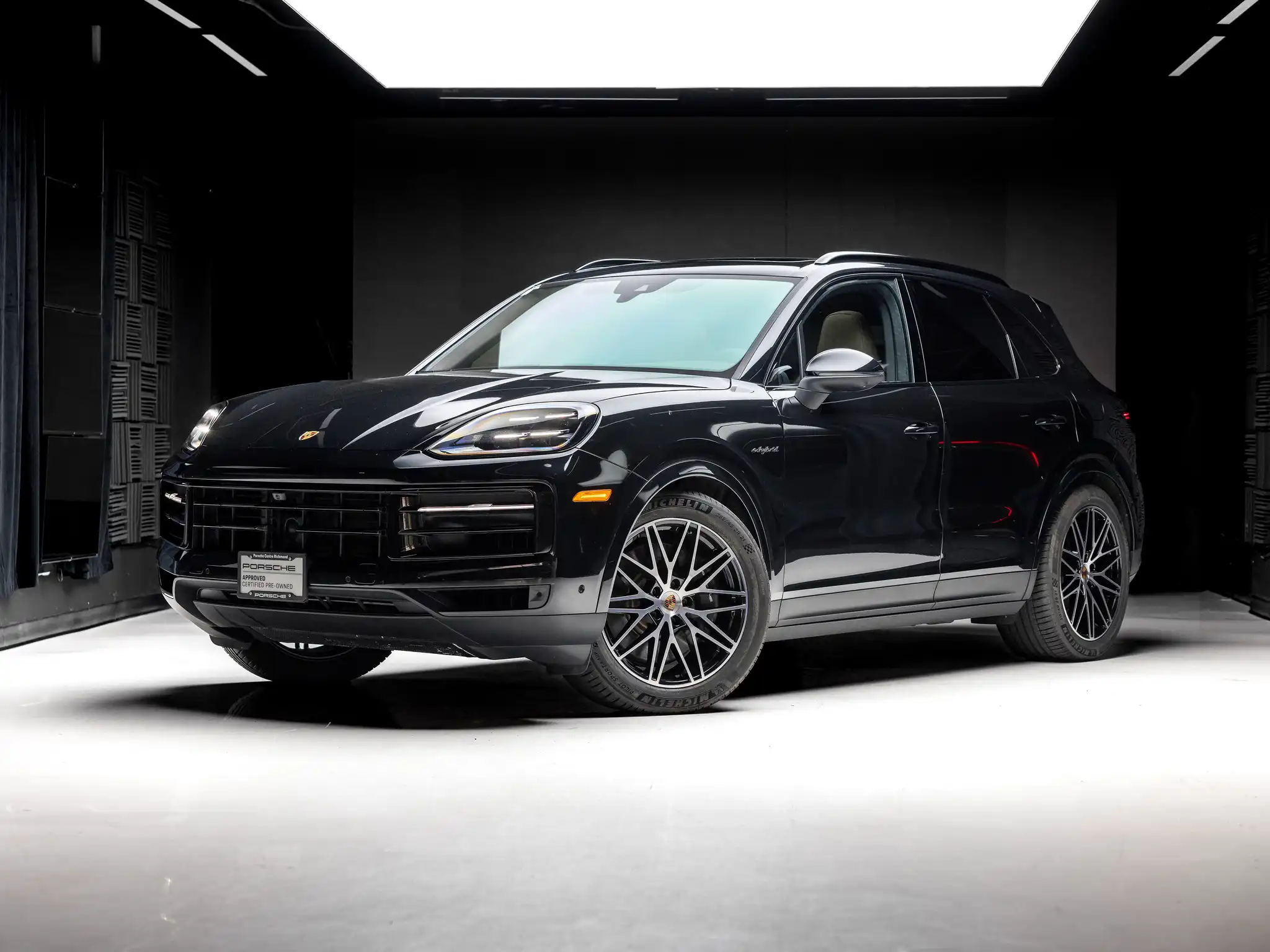 2026 Porsche Cayenne E-Hybrid's photo