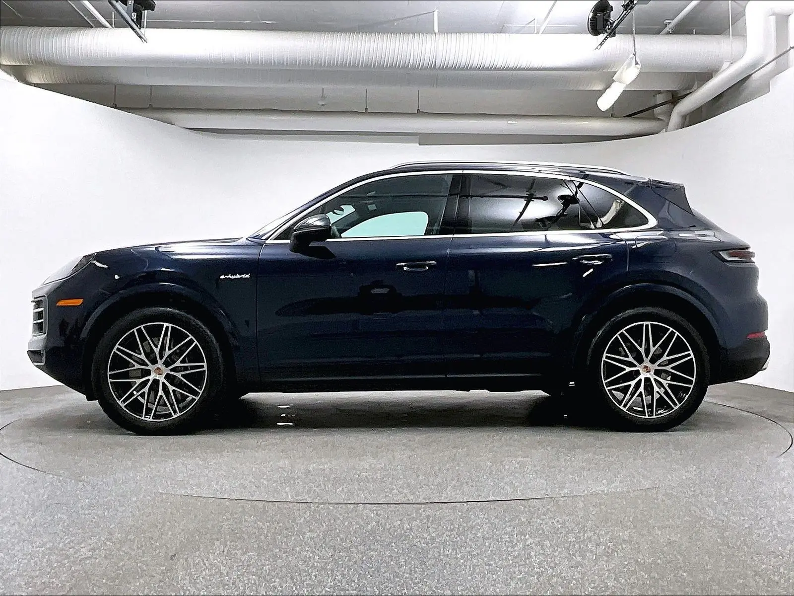 2026 Porsche Cayenne E-Hybrid photo 3
