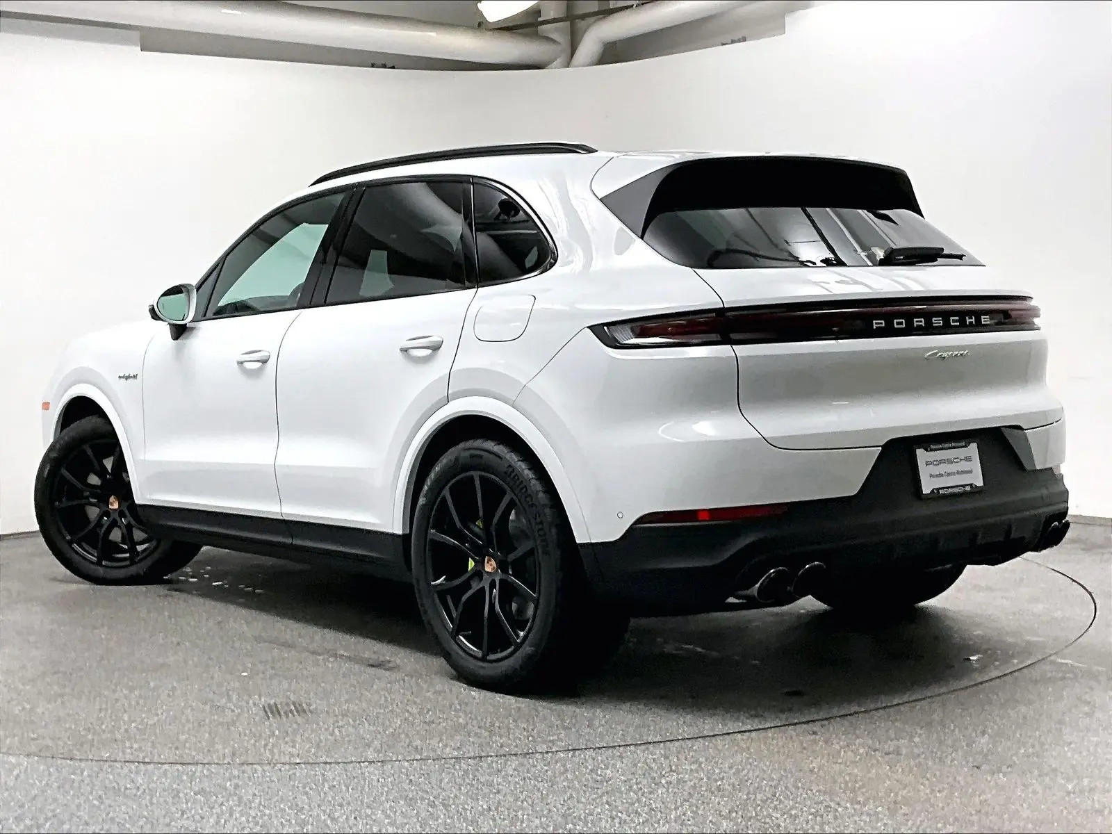2026 Porsche Cayenne E-Hybrid photo 4