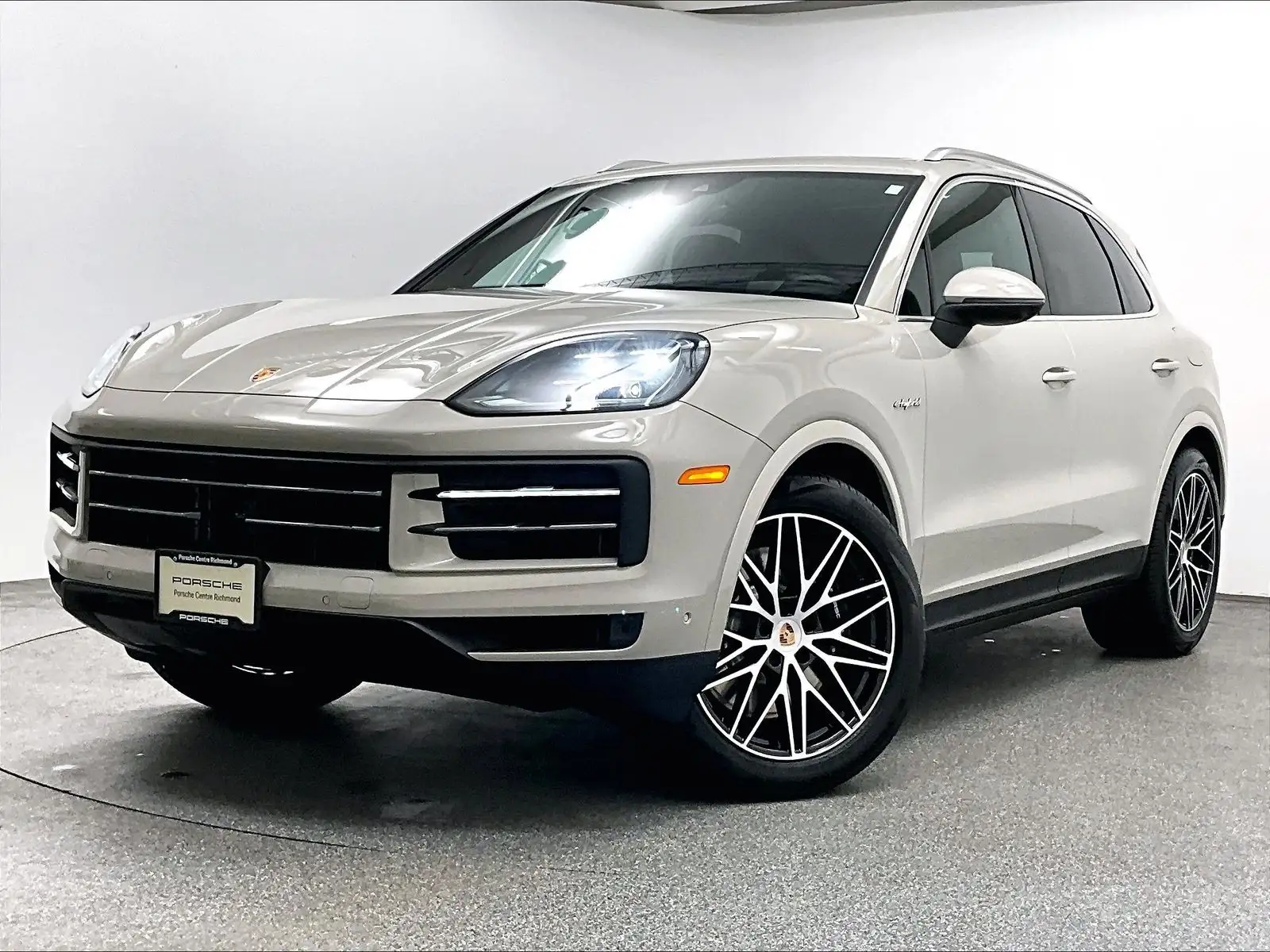 2026 Porsche Cayenne E-Hybrid's photo
